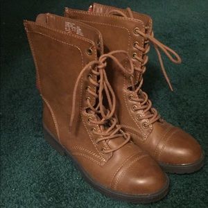 Practically brand new zip up boots!